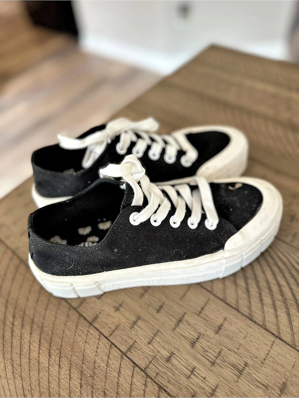 Mad Love Black & White womens Sneakers, size 7